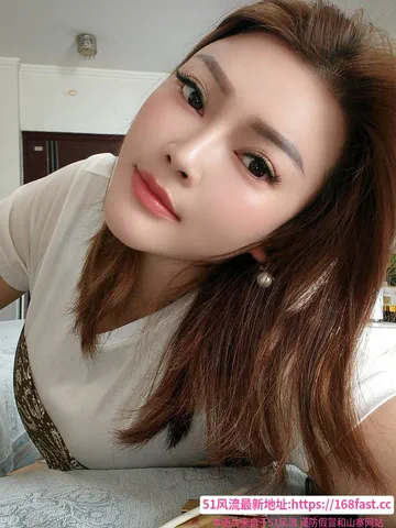 肥臀大奶骚妇 图片 1