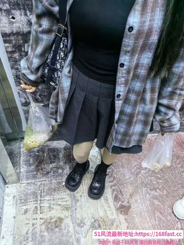 丰满妹子小泰坦 图片 1