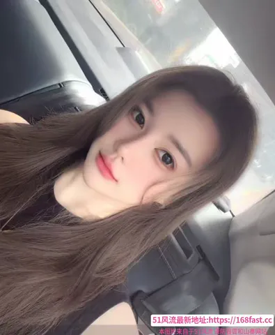 E杯依依可舌吻 图片 1