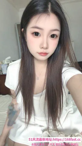 徐汇纹身制服大奶美女 图片 1