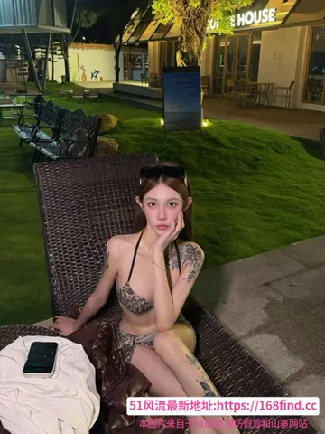 比比会喷水的纹身嫩妹 图片 1