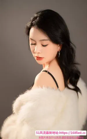 芙蓉潮喷瑜伽妹 图片 1