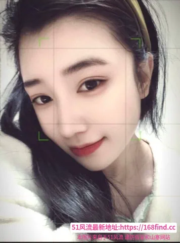 知性风情老师身材好 图片 1
